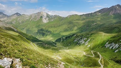 Unser Aufstiegsweg mit der Weißwand im Hintergrund