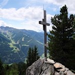 Auf dem bewaldeten Gipfel des Kellerkopfes