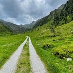 Durch malerische Almwiesen zur Valtiglalm