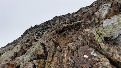 Der felsige Anstieg auf die Windschar