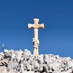 Das suggestive Gipfelkreuz der Antoniusspitze