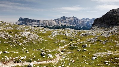 Auf dem aussichtsreichen Weg Nr. 15 zur Gardenacia Hütte