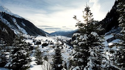 Während des Anstiegs erschließen sich malerische Ausblicke ins Ridnauntal