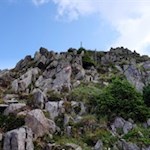 Über den felsigen Gipfelgrat auf das Rudlhorn