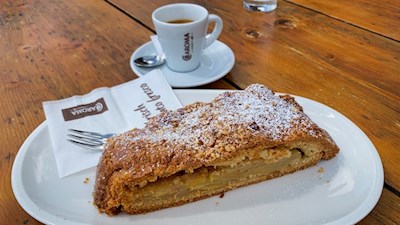 Dolci tentazioni nel rifugio Troier