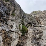 Seilgesicherte Passage auf dem Weg zur Franz Kostner Hütte