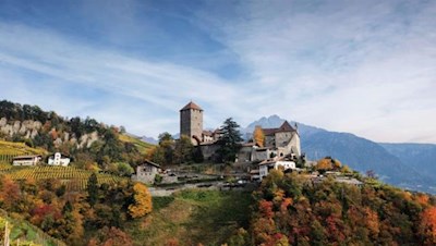 Schloss Tirol über Meran, dereinst ein Zentrum feudaler Macht