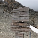 Weggabelung auf dem Rauhtaljoch