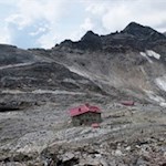 Hinter der Rieserfernerhütte steigt der Weg in Richtung Fernerköpfl an