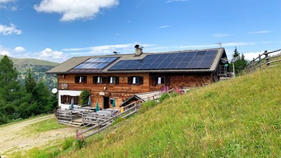 Bei der Enzianhütte beginnt und endet unsere Bergtour auf den Wolfendorn