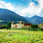 Der Hofburggarten, ein Ort der Stille und der Kontemplation mitten in Brixen
