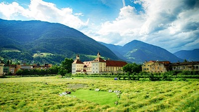 Der Hofburggarten, ein Ort der Stille und der Kontemplation mitten in Brixen